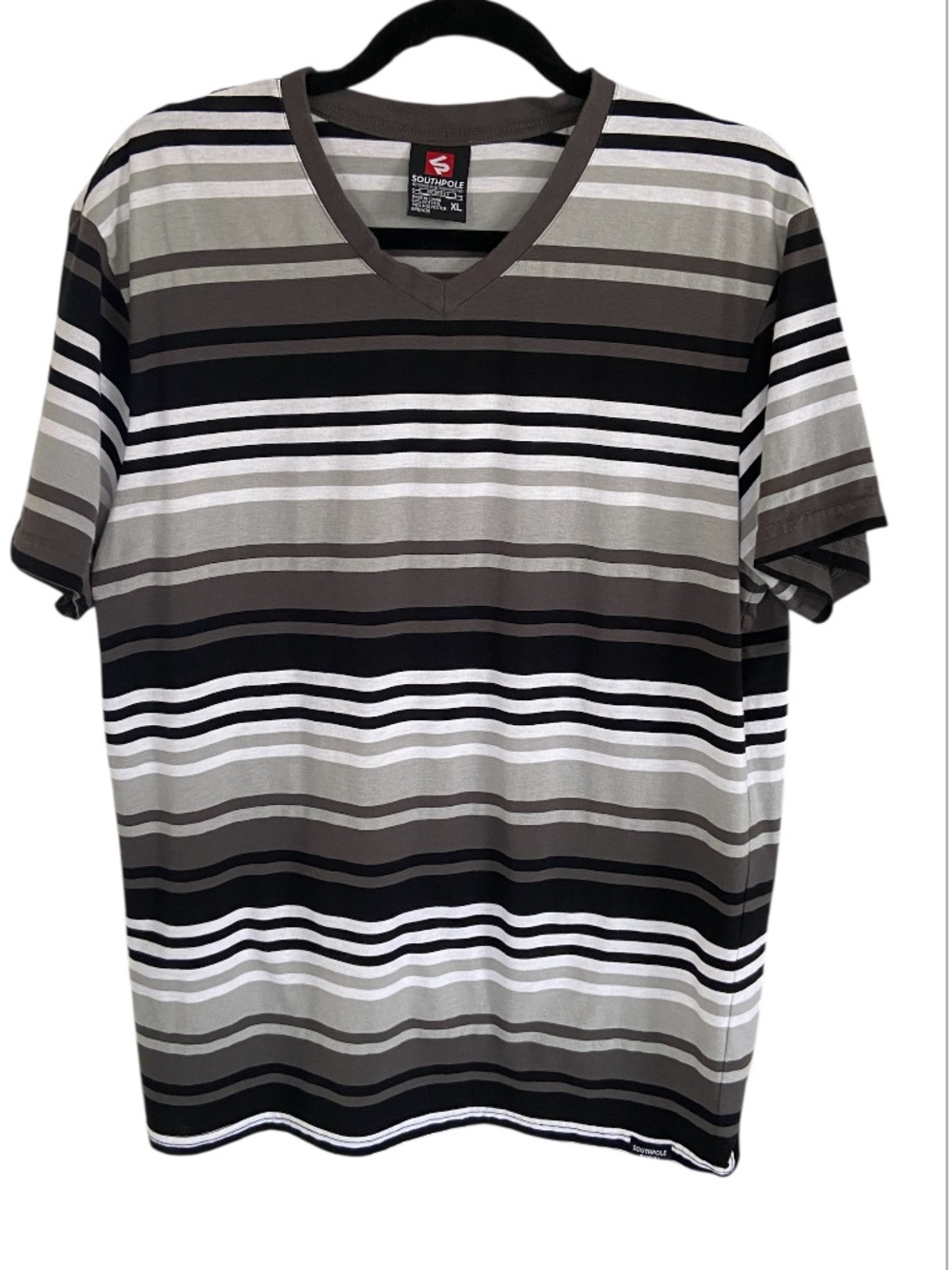 Southpole men’s short sleeve stripped T-shirt size XL